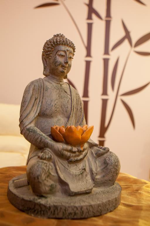 Familly Art Hotel Nirvana Shumen Phòng bức ảnh