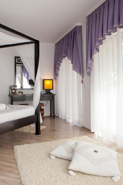 Familly Art Hotel Nirvana Shumen Phòng bức ảnh