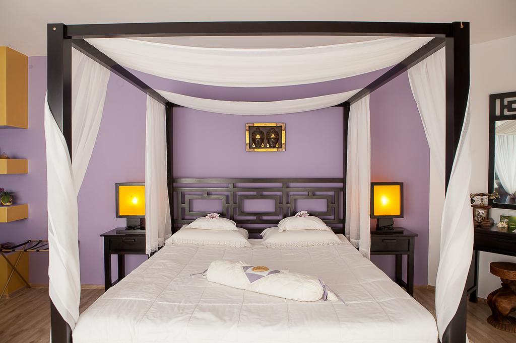 Familly Art Hotel Nirvana Shumen Phòng bức ảnh