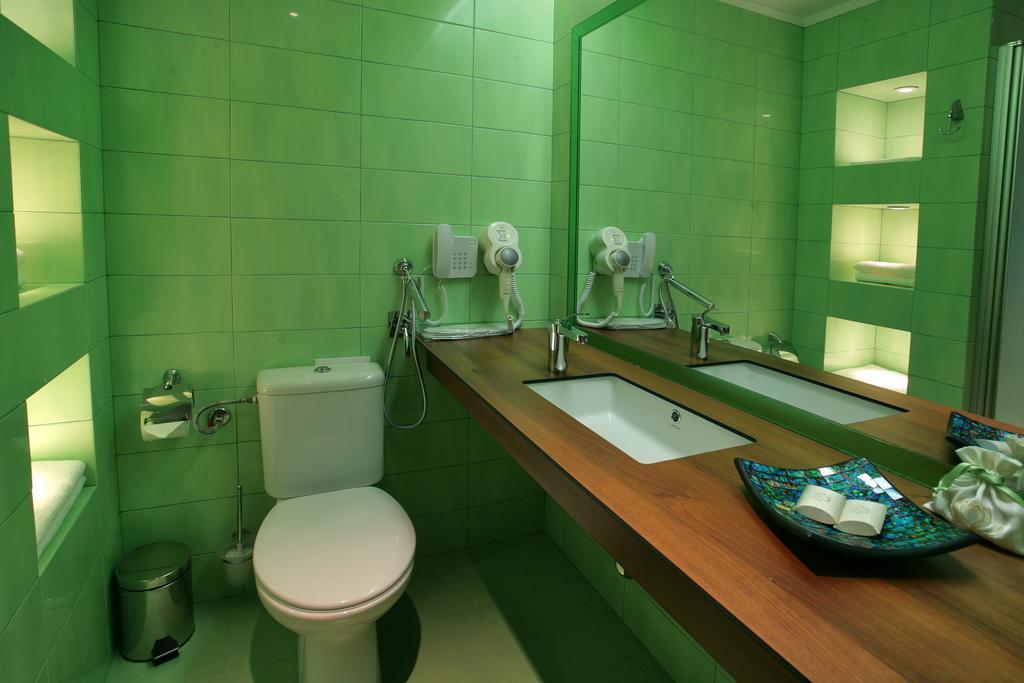 Familly Art Hotel Nirvana Shumen Phòng bức ảnh