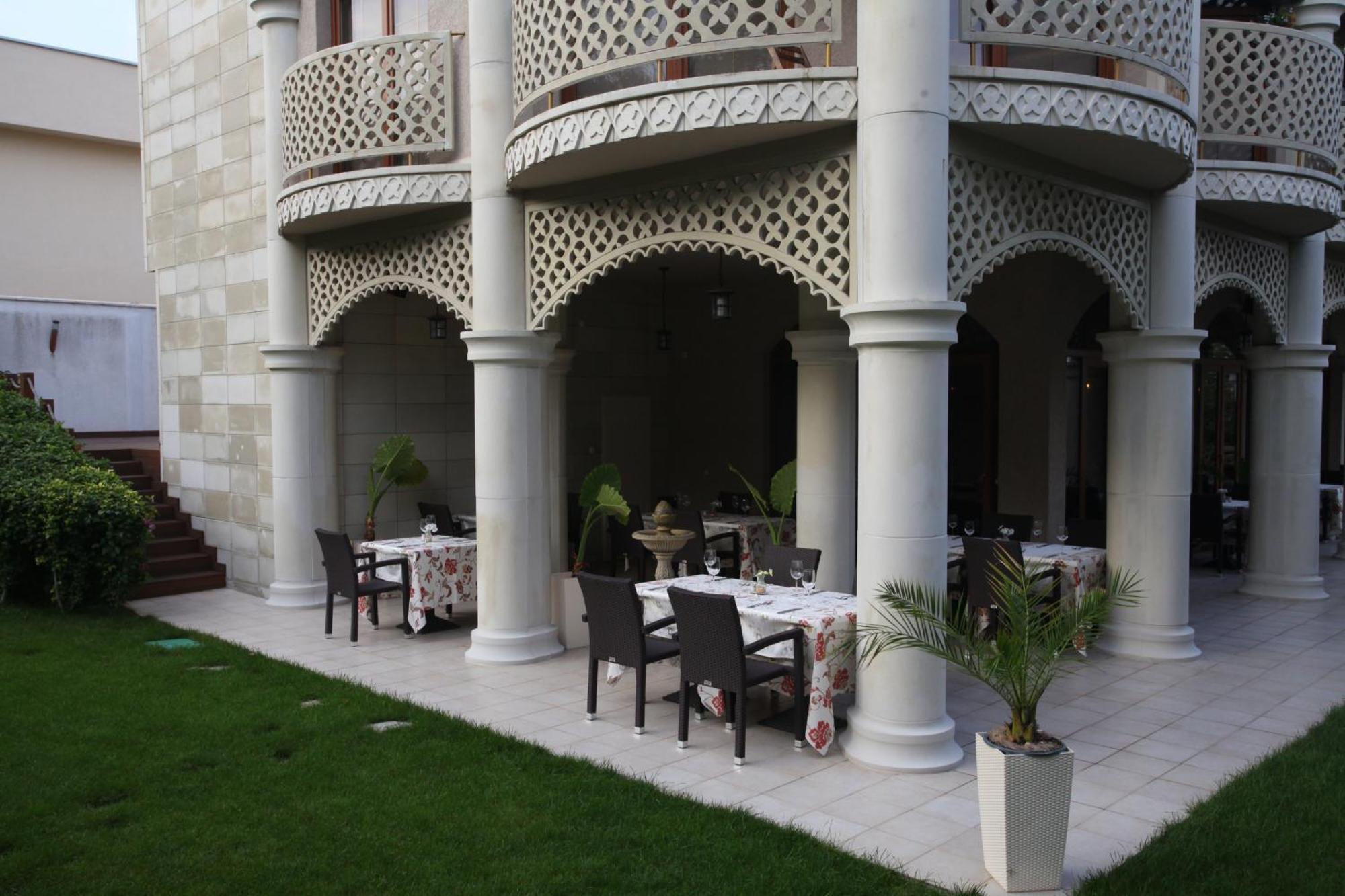 Familly Art Hotel Nirvana Shumen Ngoại thất bức ảnh