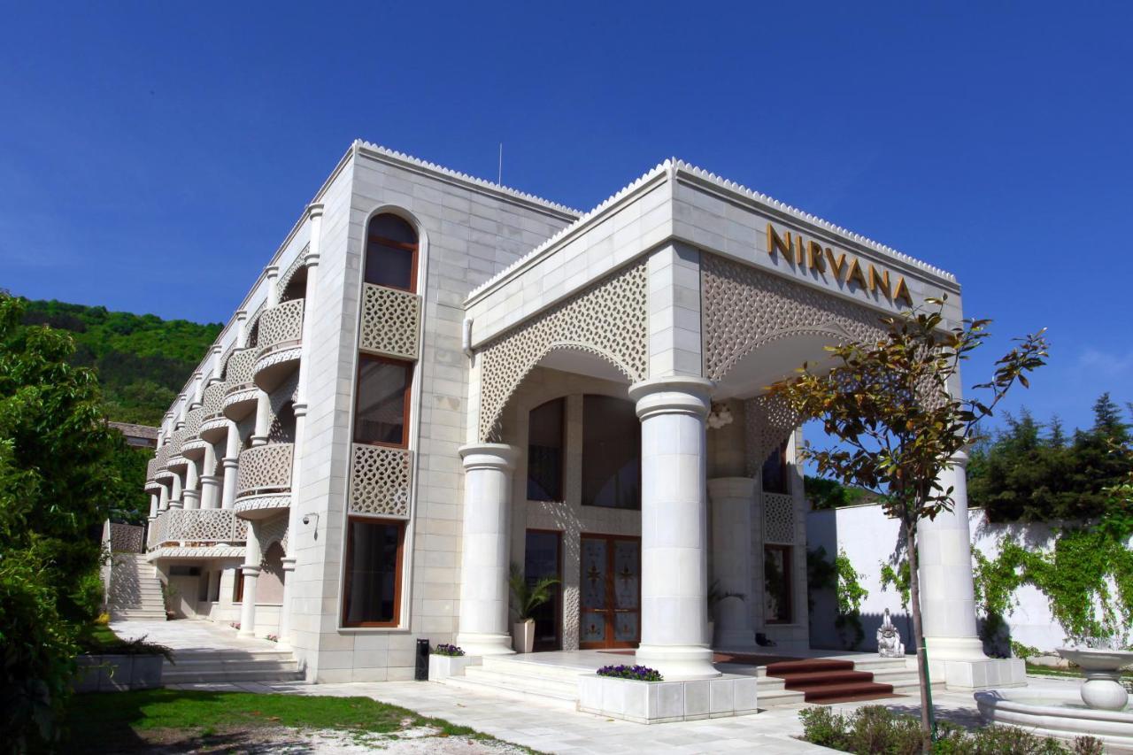 Familly Art Hotel Nirvana Shumen Ngoại thất bức ảnh