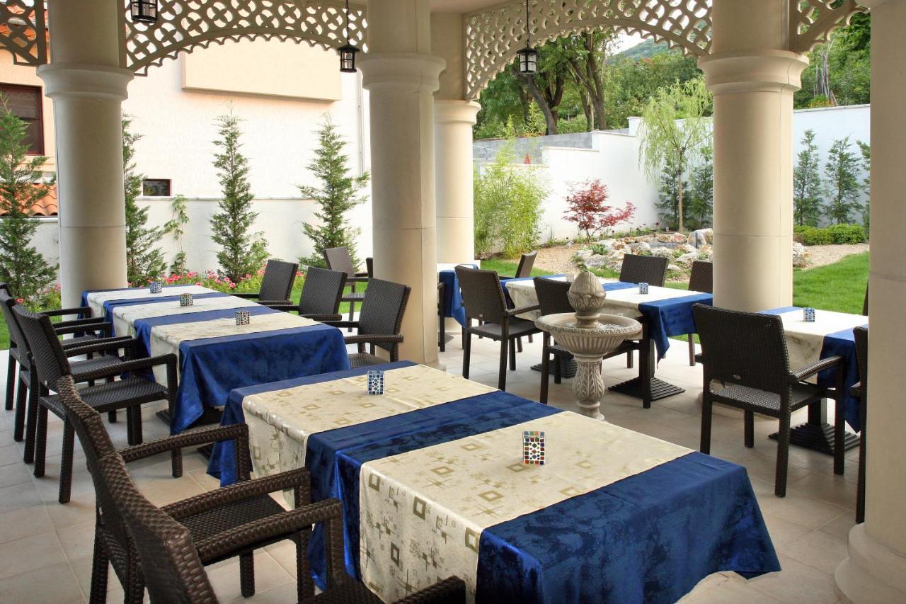 Familly Art Hotel Nirvana Shumen Ngoại thất bức ảnh