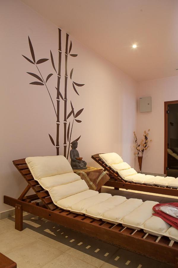 Familly Art Hotel Nirvana Shumen Ngoại thất bức ảnh