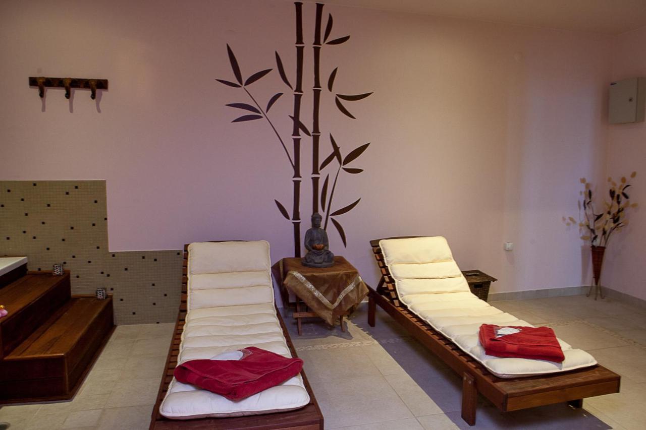 Familly Art Hotel Nirvana Shumen Ngoại thất bức ảnh